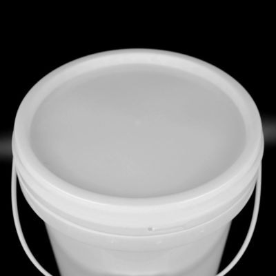 جودة  Leakproof White Plastic Oil Bucket With Lid Heat Resistant مصنع